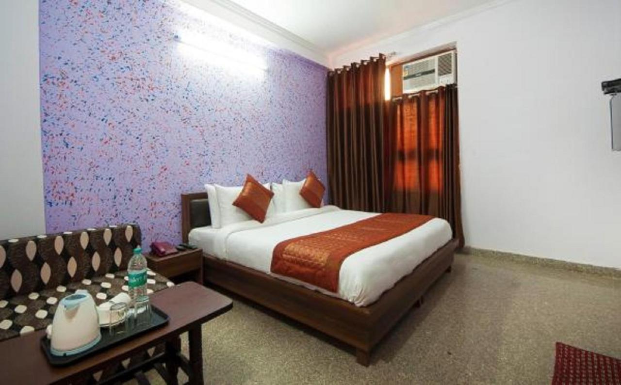 Couette-café Classic Plaza At Delhi Airport 3*