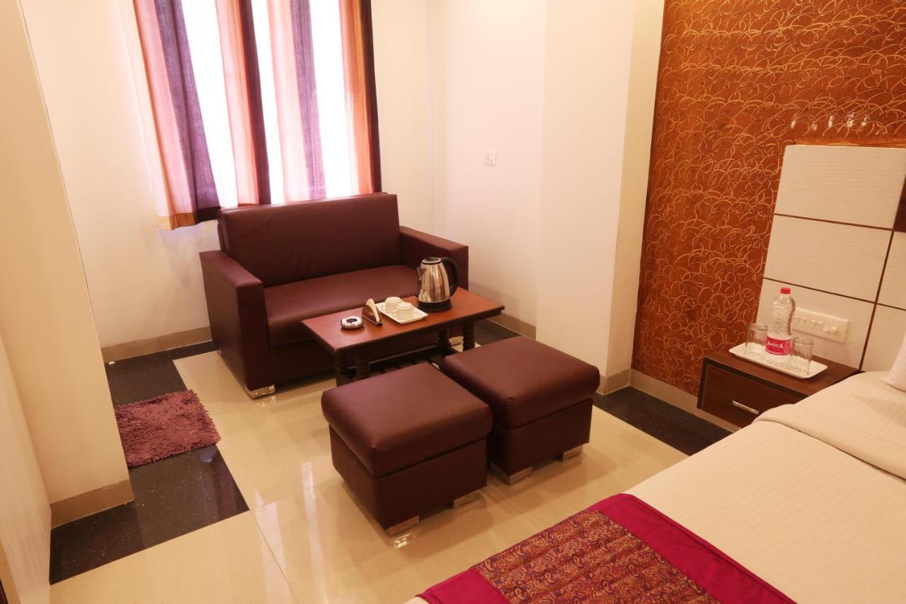 Couette-café Classic Plaza At Delhi Airport 3*